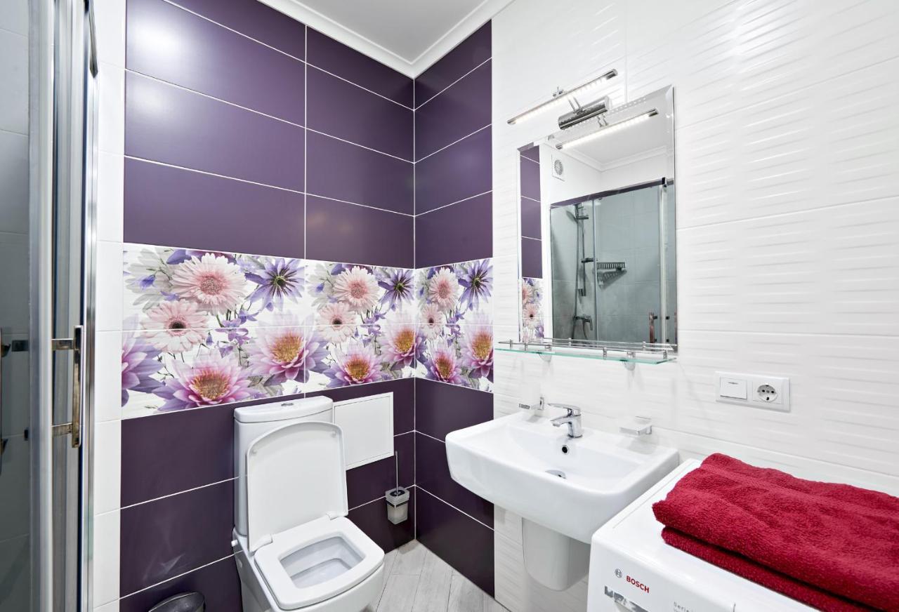 Квартира Для Вас! Вул. Голинського, 8! Lägenhet Lviv Exteriör bild