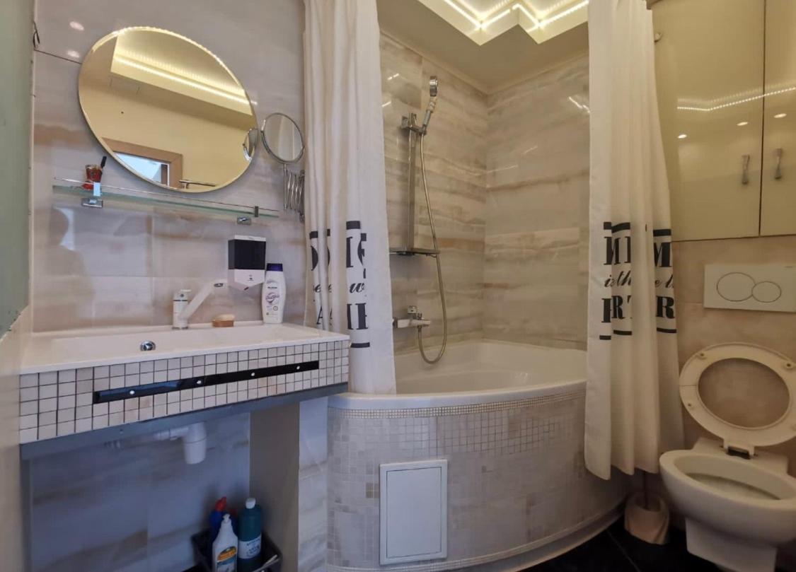 Квартира Для Вас! Вул. Голинського, 8! Lägenhet Lviv Exteriör bild