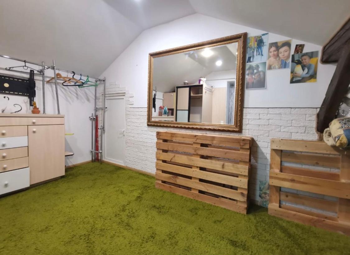 Квартира Для Вас! Вул. Голинського, 8! Lägenhet Lviv Exteriör bild